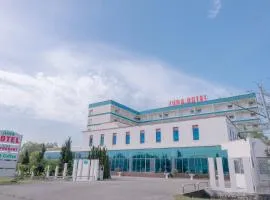 Juna hotel