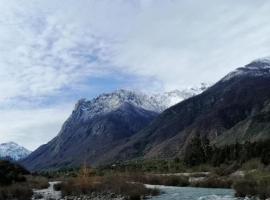 Refugio OHANA，位于利纳雷斯的酒店