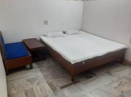 Hotel maitry inn，位于克塔克的酒店