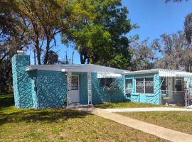 Spring Street Retreat，位于圣奥古斯丁的酒店