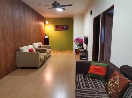 Kuching Hui Sing Garden Single Storey House，位于古晋的酒店
