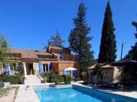 GITE 2 personnes avec piscine