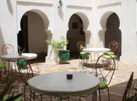 Hotel et Restaurant Riad Amodou，位于廷吉尔的酒店