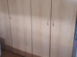 Room for Rent，位于普里什蒂纳的酒店