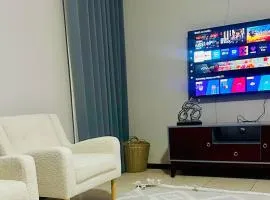 LE The Lustrous Home