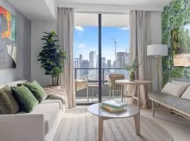 2414 Chic Stay in Miami Downtown with Bay and City Views a Pool and Gym