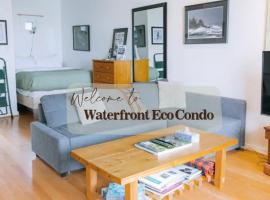 Tofino Eco Waterfront Condo，位于托菲诺的酒店