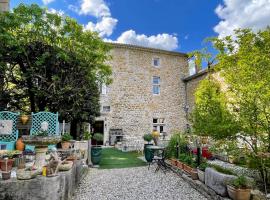 Le Manoir du Raveyron，位于瓦隆蓬达克的酒店