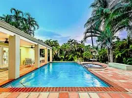 Miami Dream Home/ Pool/Jacuzzi/ Fire Pit