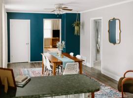 Spacious Home Near Lake MI w Fire Pit，位于希博伊根的酒店