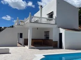3 bedroom holiday home Alcaucin with private pool and mountain view