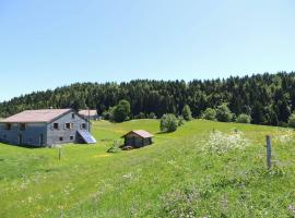 Gîte rural La Grange en pleine nature à La Pesse，位于La Pesse的酒店