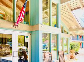 Newfound Lodge on the river，位于切罗基的酒店