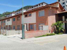 Excelente TownHouse para Turistas en Mérida，位于Mérida的酒店