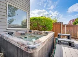 2 Mi to Badger Mountain Hot Tub Haven!