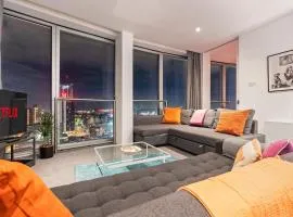 25 World Famous Rotunda 18th floor skyline views