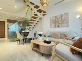 Rooftop Luxury 2BR Haven with Jacuzzi in Masdar city