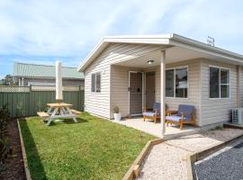 Cute Coastal 2-Bedroom Getaway，位于艾塔龙海滩的酒店