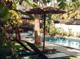 Paddle Cult Surf & Yoga，位于瓦尔卡拉的酒店