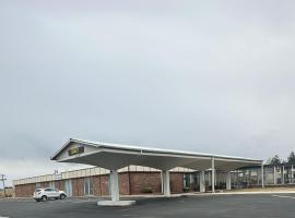 Napoleon Inn and Suites，位于拿破仑的酒店