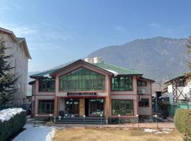 Hotel Ahmad Resorts，位于帕哈尔加姆的酒店