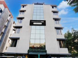 Super Townhouse Oak Viman Nagar formerly Kuber Inn，位于Kharadi的酒店