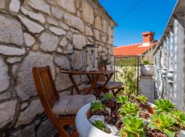 Apartman Lidija，位于马卡尔斯卡的酒店