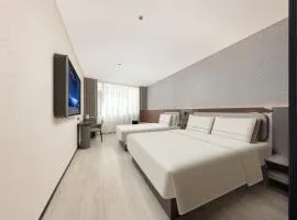 昆明同德广场白云路轻居酒店