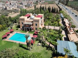 Villa Rosa - Iconic Riad on 2 hectares of privacy，位于El Aggada的酒店