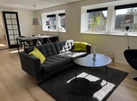 Stor lejlighed t&aelig;t p&aring; Saltum，位于布伦讷斯莱乌的带热水浴缸的酒店