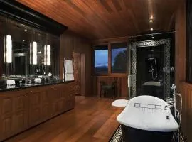 Tatvani, Thailand Private Estate