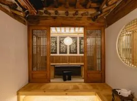 HWAYEONJAE, Private Hanok Luxury Live Tradition in Bukchon