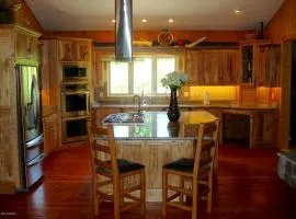 Cozy Lodge Rental near Bitterroot Valley, Montana