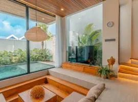 Tropical gadon villa 3BR Canggu