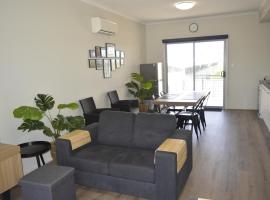 Copper Retreat Millennium Apartment