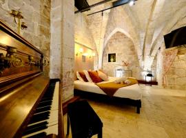 L'Autel La Crypte Mystérieuse de Rouen - sauna & balnéo，位于鲁昂的酒店