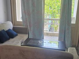 Cozy apartment in jodhpur park, kolkata，位于加尔各答的酒店