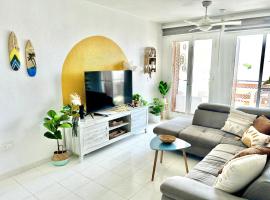 Apartamento en Puerto de Mazarrón con piscina，位于马萨龙的酒店