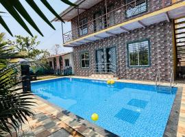 Rudra Farm House & Resort，位于内拉尔的酒店