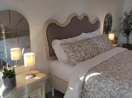 The Farm House - Fast WiFi - Free Parking