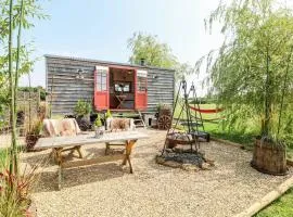 Shepherd's Hut- Hot Tub- Wellness Spa- Wood Burner