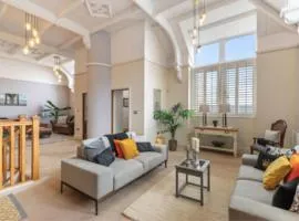 Balmoral Quays - Elegant Seaview Apartment with Garden-Penarth Pier