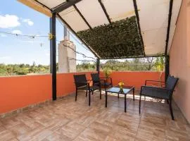 Lovely Apartment In Benkovac With Wifi