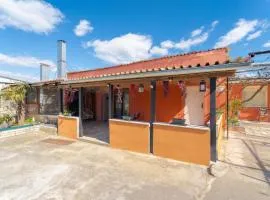 Cozy Apartment In Benkovac With Wifi