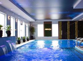 Astoria Hotel & SPA，位于胡内多阿拉的酒店