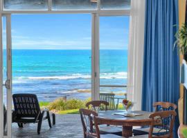 Absolute Beachfront l Couples Getaway，位于Blue Bay 的海滩酒店