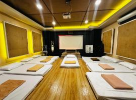 HOST HOMES near AIRPORT BETA BAYVIEW，位于Burayan的酒店