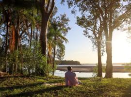 BIG4 Breeze Holiday Parks - Rainbow Beach，位于彩虹海滩的酒店
