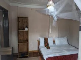 Casa Gorilla Lodge & Campsite