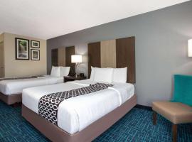 La Quinta Inn & Suites by Wyndham Peru Starved Rock St Park，位于秘鲁的酒店